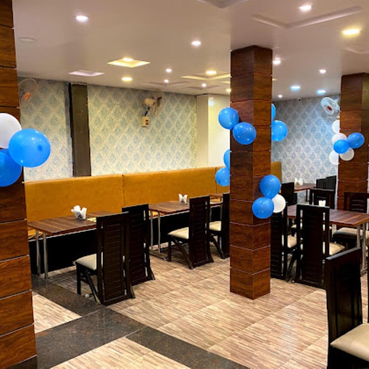 New Kumar Hotel & Banquet Λάκναου Εξωτερικό φωτογραφία