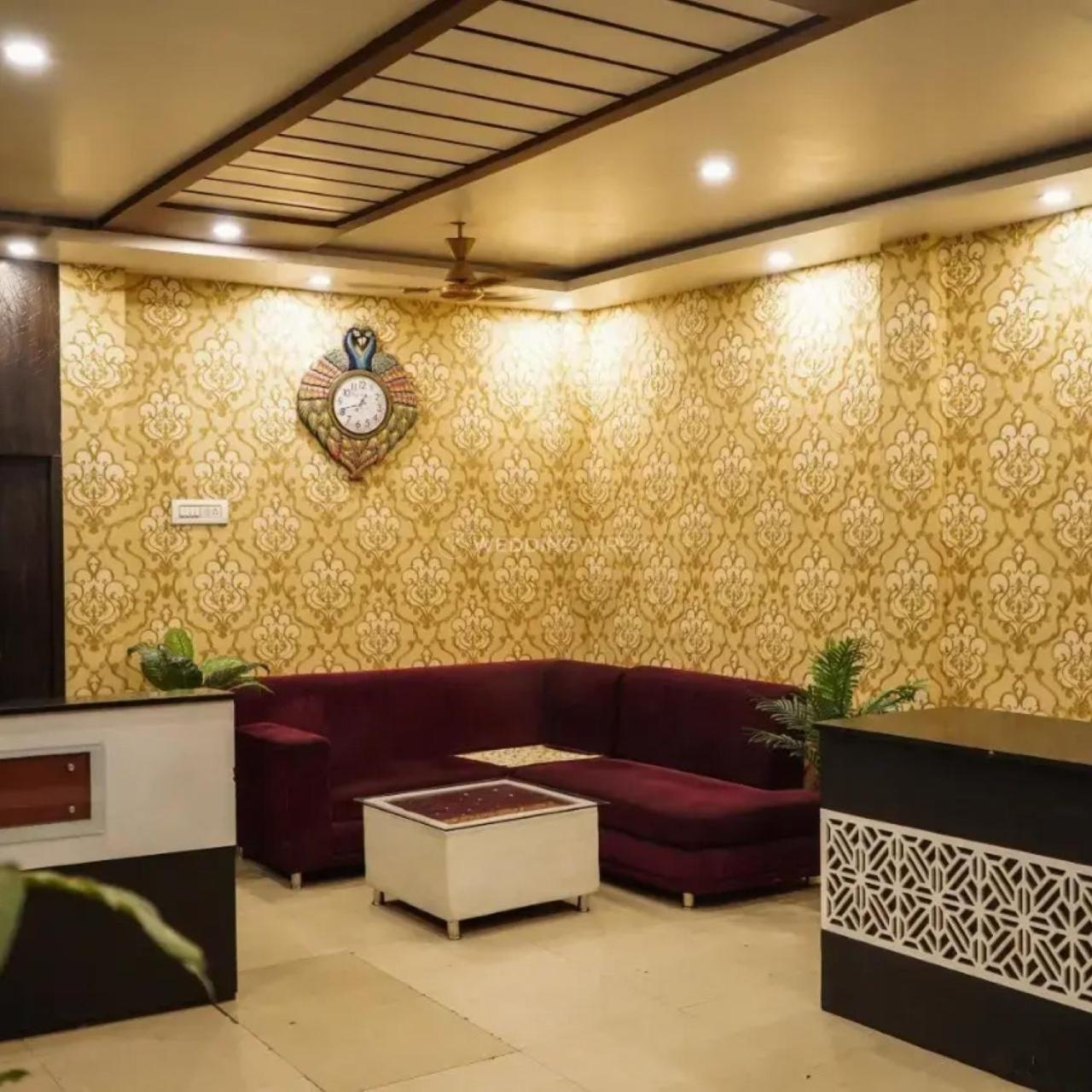 New Kumar Hotel & Banquet Λάκναου Εξωτερικό φωτογραφία