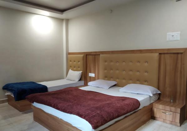 New Kumar Hotel & Banquet Λάκναου Εξωτερικό φωτογραφία